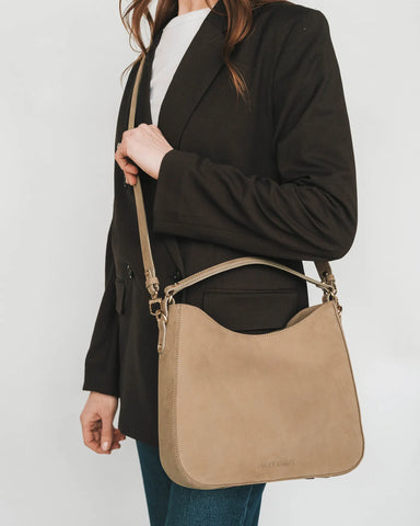 The Sixteenth Tote Clay