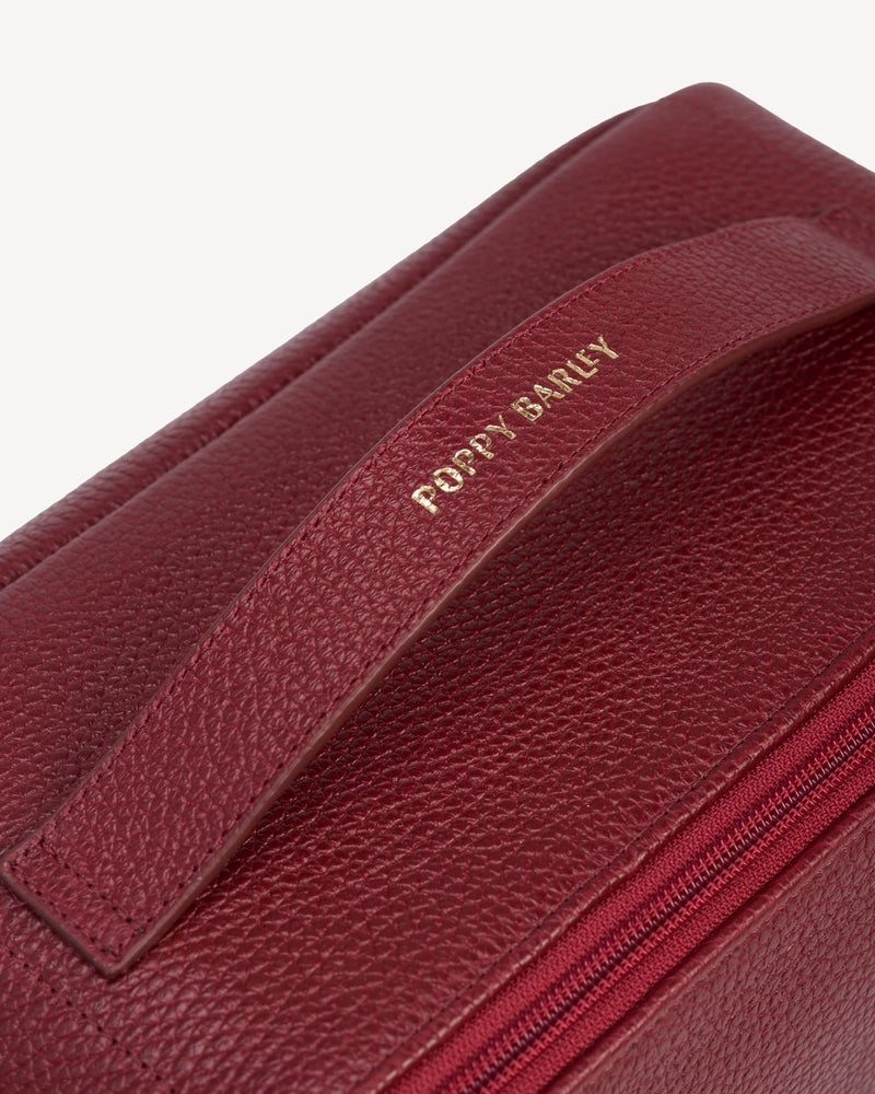 The Cosmetic Case Large Resort Red
