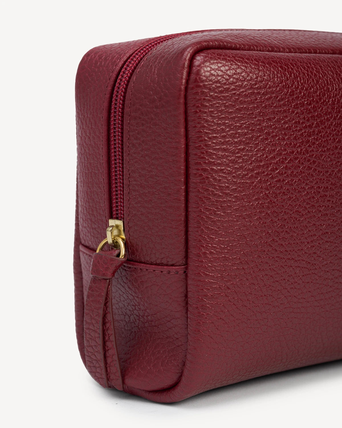 The Method Pouch Medium Resort Red