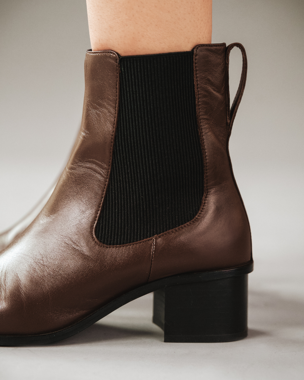 The Quinn Chelsea Boot Espresso