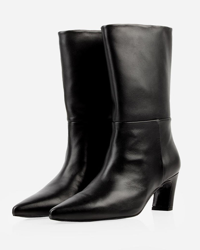 The Toujours Midi Boot Black