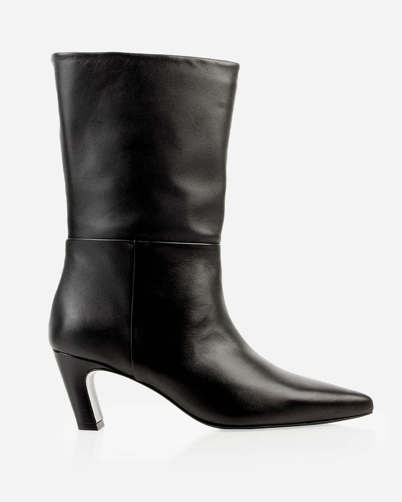 The Toujours Midi Boot Black