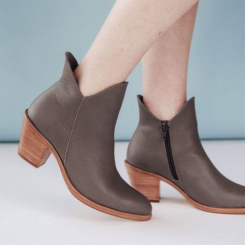 The Two Point Five Ankle Boot Smoke Grey Pebble