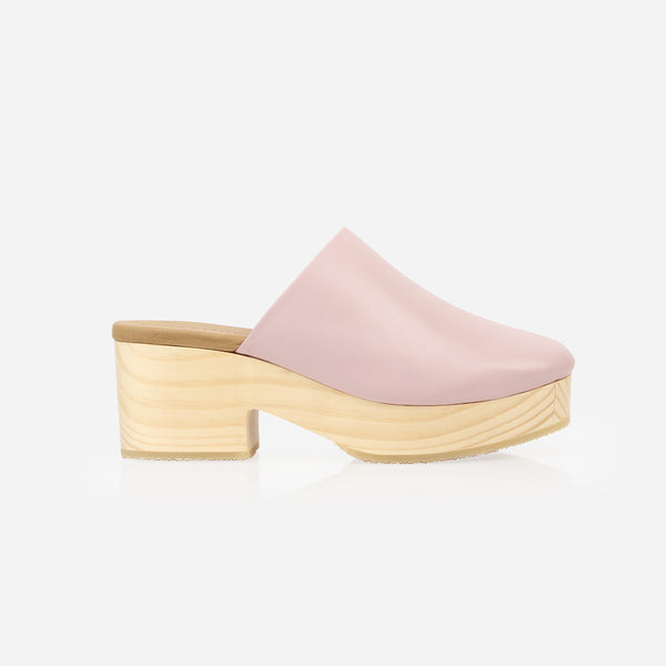 The West Coast Clog Chalk Pink – Poppy Barley