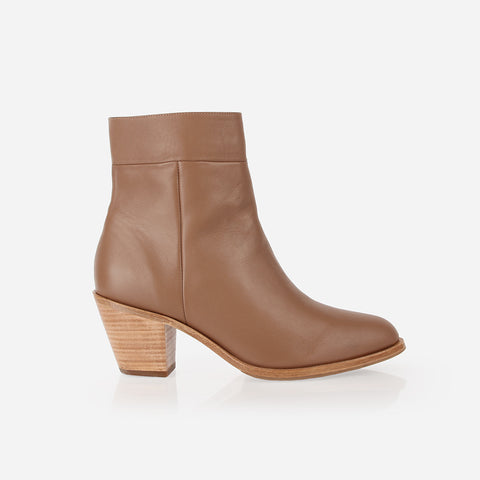 The Whyte Ave Boot Praline