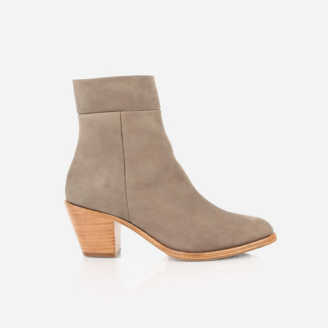 The Whyte Ave Boot Taupe WR Nubuck